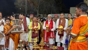 जल शक्ति मंत्री ने मां विन्ध्यवासिनी देवी का दर्शन पूजन कर गंगा आरती में हुए शामिल